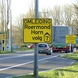 Verkeersbord tijdelijk niet parkeren i.v.m. bouwverkeer + pijlen - reflecterend