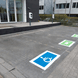 Wegmarkering mindervalide - symbool rolstoel blauw wit