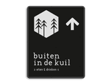 informatiebord reflecterend eigen ontwerp verwijzing restaurant horeca Buiten in de Kuil eten en drinken