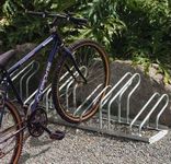 Fahrradparker aus Stahl für 4 Fahrräder – einseitig
