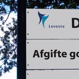 Verwijsbord 1500x350mm met eigen ontwerp en pijl naar links