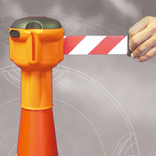 Clip mural pour enrouleur à sangle