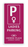 PARKING LADIES 400x800x28mm huisstijl Crown Plaza | Wit reflex / PMS Plum 228C