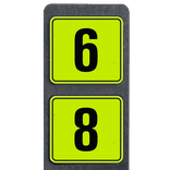 Poteau de numéro de maison avec 2 panneaux fluorescent et réfléchissant - 119x109mm