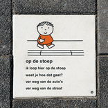 Stoeptegel Dick Bruna - op de stoep - LV.stoep.a1