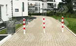 Antiparkeerpaal 70x70mm rood/wit - verwijderbaar met grondstuk