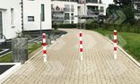 Poteau anti-stationnement pour parking avec manchon de sol - 70x70mm - rouge/blanc