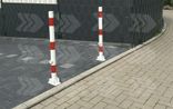 Absperrpfosten Stahlrohr Ø60-76mm rot weiß - klappbar mit Bodenhülse