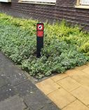 Verzwaarde bermpaal met 2 bordjes - Elektrisch opladen