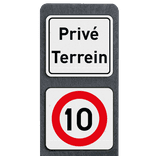 Verzwaarde bermpaal met twee borden tekst/symbool