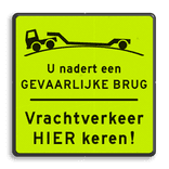 Verkeersbord - Gevaarlijke overweg, vrachtverkeer hier keren