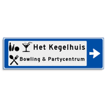 Verwijsbord KOKER Blauw/wit/zwart - pijl rechts, 2 regelig met 3 pictogrammen - Klasse 3 reflecterend