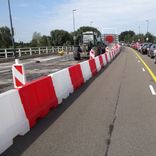 Kunststof barrier rood-wit - 1200x400x800 mm vulbaar met water of zand