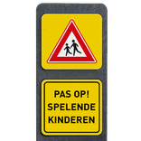 Verzwaarde bermpaal met 2 borden symbool/tekst