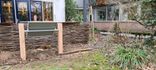Plaatsing lessenaar informatiebord - twee staanders - op eigen terrein