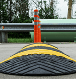 Verkeersdrempel rubber compleet - 5-10km/u - 72mm hoog - geel zwart