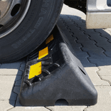 LKW-Radstopper aus Gummi – 1000 × 150 × 300 mm