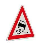 Gefahrzeichen 114 - Schleudergefahr bei Nässe oder Schmutz