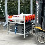 Leitbaken 2-seitig RA1 (set 10 stück) mit Fußplatten, Lampen und Lager- und Transportpalette