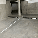 Varkensrug rubber zwart/wit - Stootband parkeerplaats - 1760x145x120mm - reflecterend