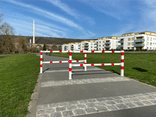 Fietssluis staal 70x70mm wit-rood draaibaar met driekantslot - diverse lengtes