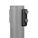 Fermeture magnétique pour poteaux de balisage avec ruban rétractable