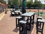 Table haute d'extérieur avec 4, 6 ou 8 tabourets - plastique recyclé
