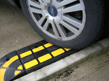 Oprijdrempel rubber 20cm anti-slip zwart/geel reflecterend