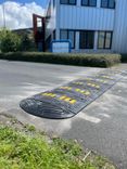 Gummi Fahrbahnschwelle 70mm für schweres Verkehr (LKW) - Komplett