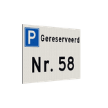 Parkeerplaats bord gereserveerd met huisnummer - reflecterend