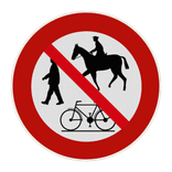 Panneau de signalisation - Accès interdit aux randonneurs, cyclistes et cavaliers