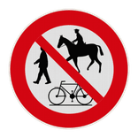 Panneau accès interdit aux randonneurs, cyclistes et cavaliers