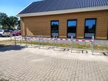Installation d'un support à vélos dans le sol avec béton à séchage rapide- sur votre propre terrain