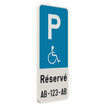 Panneau parking PMR avec plaque d’immatriculation personnalisée