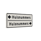 Huisnummer verwijsbord 14 karakters 800x300 mm 2 regelig met pijl NEN 1772 - reflecterend