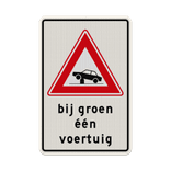 Verkeersbord RVV J39, bij groen een voertuig - reflecterend