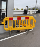 Barrière en plastique 2000x1000mm Jaune - Réfléchissante - Pieds pliables