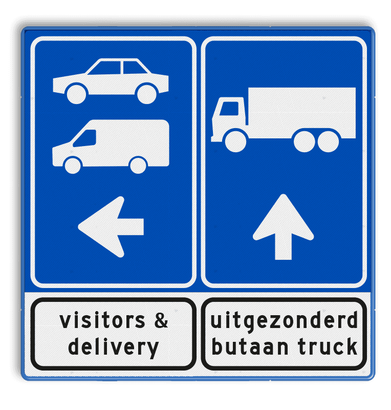 Routebord voor tankstation met vracht- en autoverkeer en ondertekst