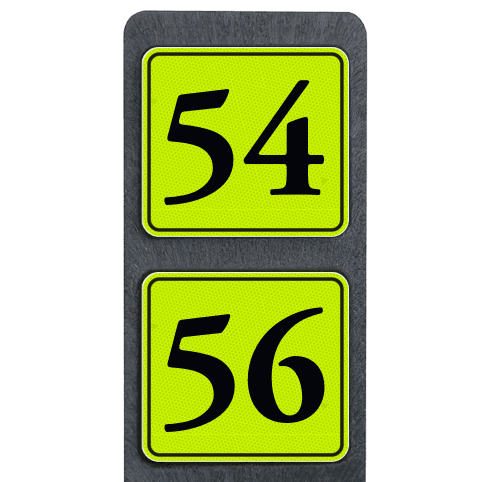 Poteau de numéro de maison à deux plaques jaune fluo et noires réfléchissantes