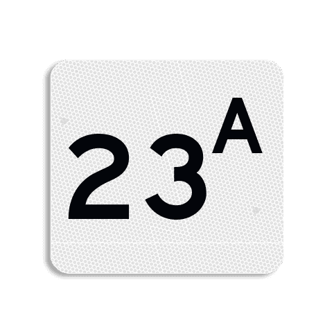 Plaque numéro de maison 119x109 mm – Réfléchissante classe 3, personnalisable (chiffres + lettres)