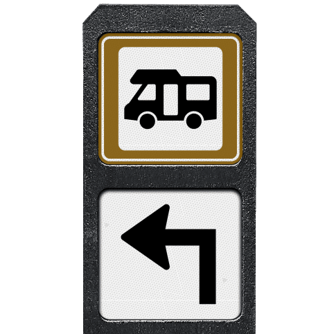 Verzwaarde bermpaal met twee bordjes camperplaats bord en pijlbord