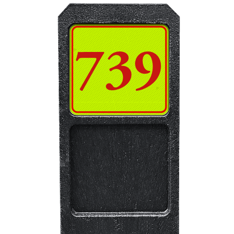 Poteau de numéro de maison avec panneau jaune-rouge réfléchissant fluorescent