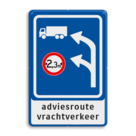 Blauw bewegwijzeringsbord met adviesroute verkeer