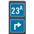 Huisnummerpaal met huisnummerbord en pijlbord - klasse 3 reflecterend