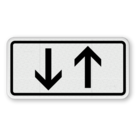 Verkehrszusatzeichen 1000-31 - beide Richtungen, zwei gegengerichtete senkrechte Pfeile