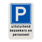 Parkeerbord RVV E04 + bezoekers / personeel bedrijfsnaam