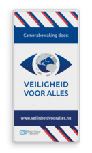 Veiligheidsbord met camerabewaking en logo