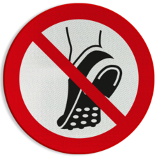 Verbodsbord P035 - Schoenen met metalen noppen verboden