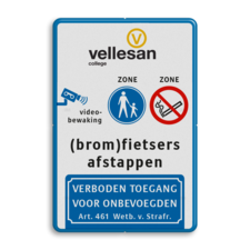 Informatiebord terrein met logo, pictogrammen en tekst