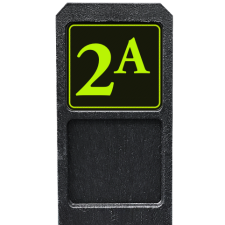 Huisnummerpaal met bord zwart/groen fluorescerend - klassiek lettertype